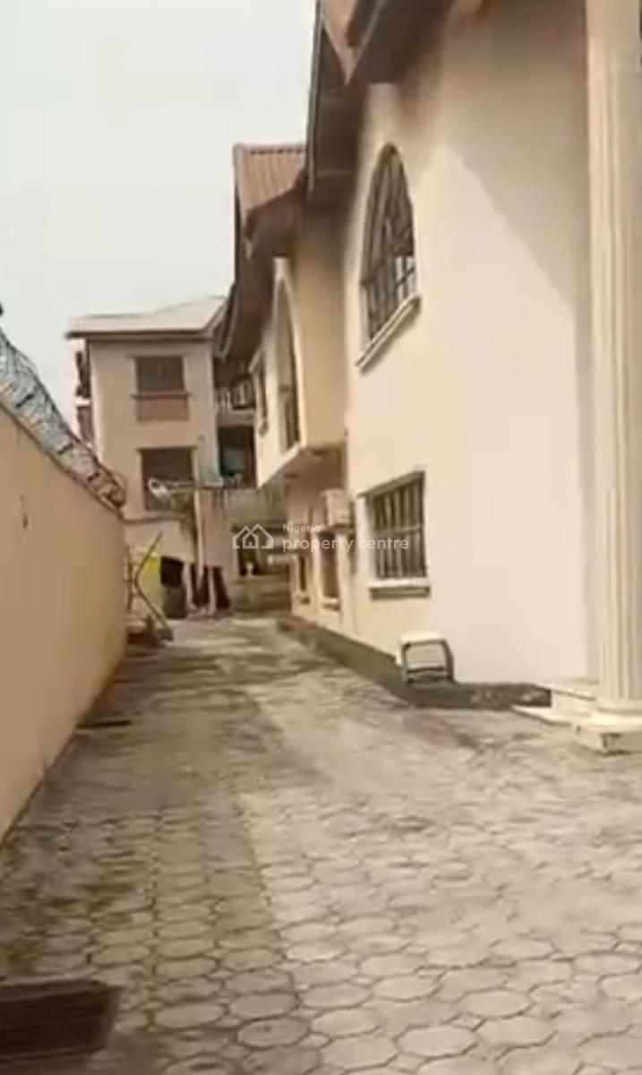 Spacious 6 Bedroom Fully Detached Duplex with 2 Sitting Rooms and a Di, Atunrase Estate Gbagada* Title: *c of O*, Gbagada, Lagos, Detached Duplex for Sale