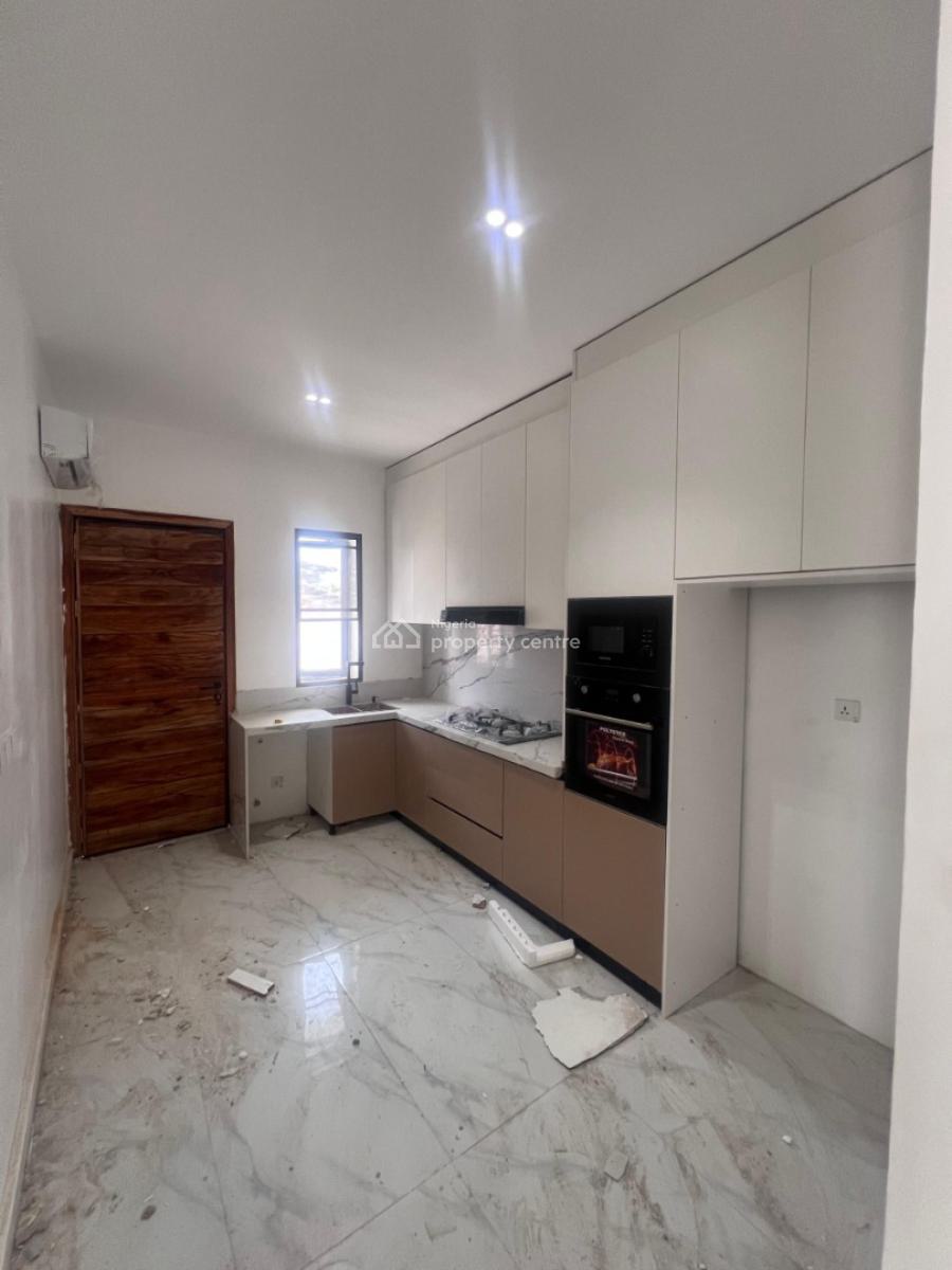 1 Bedroom Apartment Available, Lekki Phase 1, Lekki, Lagos, Flat / Apartment for Sale