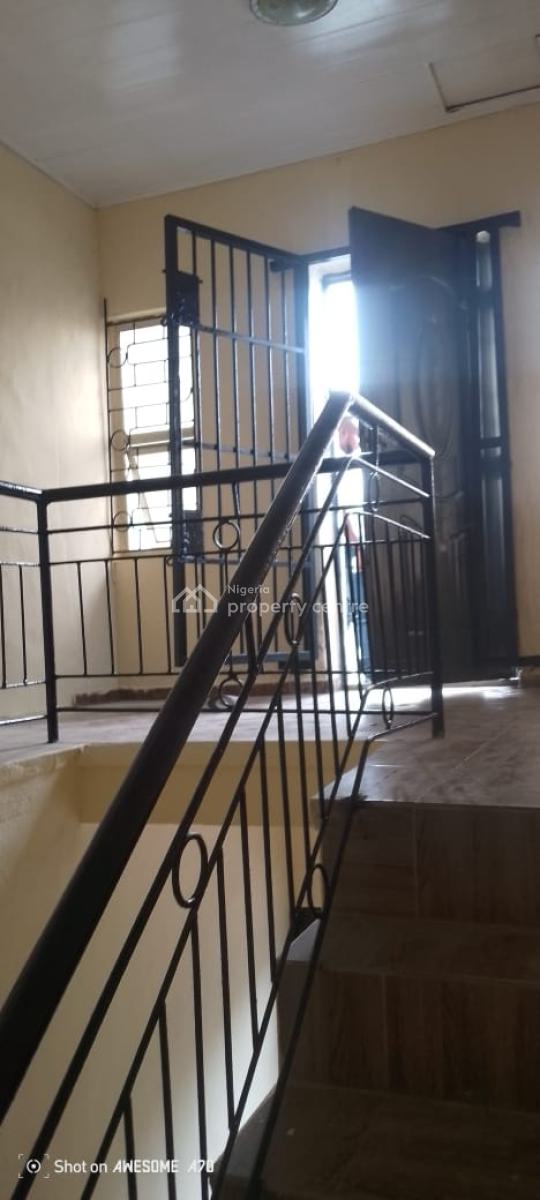Semi 3bed, Two Big Rooms with Small Visitors Room., Oyediran Estate Sabo, Yaba, Lagos, Flat / Apartment for Rent