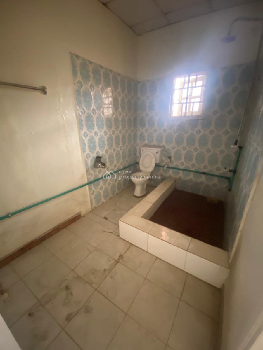 Lovely 2 Bedroom Flat Ground Floor with 3 Toilets, Omole Phase 2, Ikeja, Lagos, Flat / Apartment for Rent