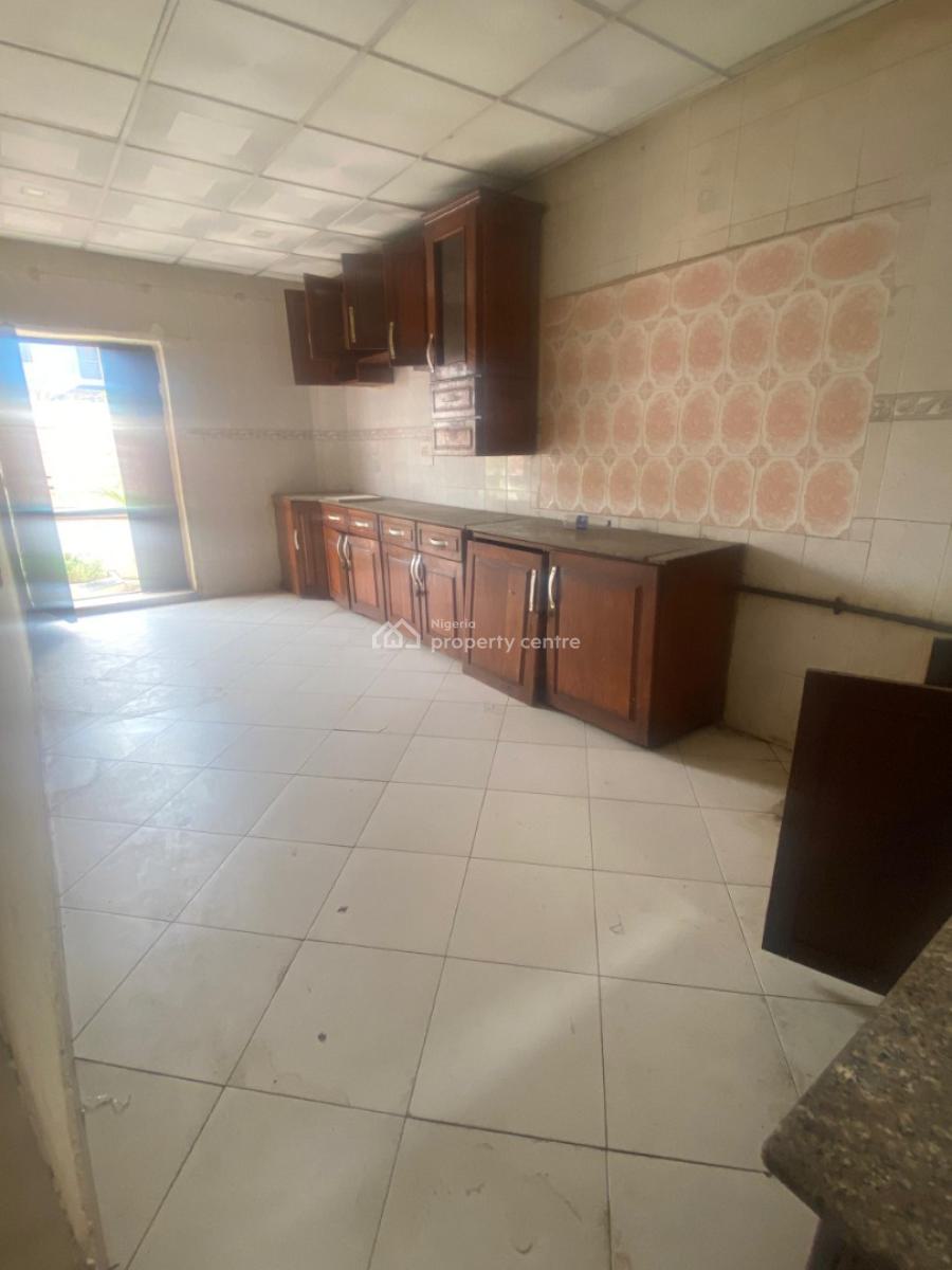 Lovely 2 Bedroom Flat Ground Floor with 3 Toilets, Omole Phase 2, Ikeja, Lagos, Flat / Apartment for Rent