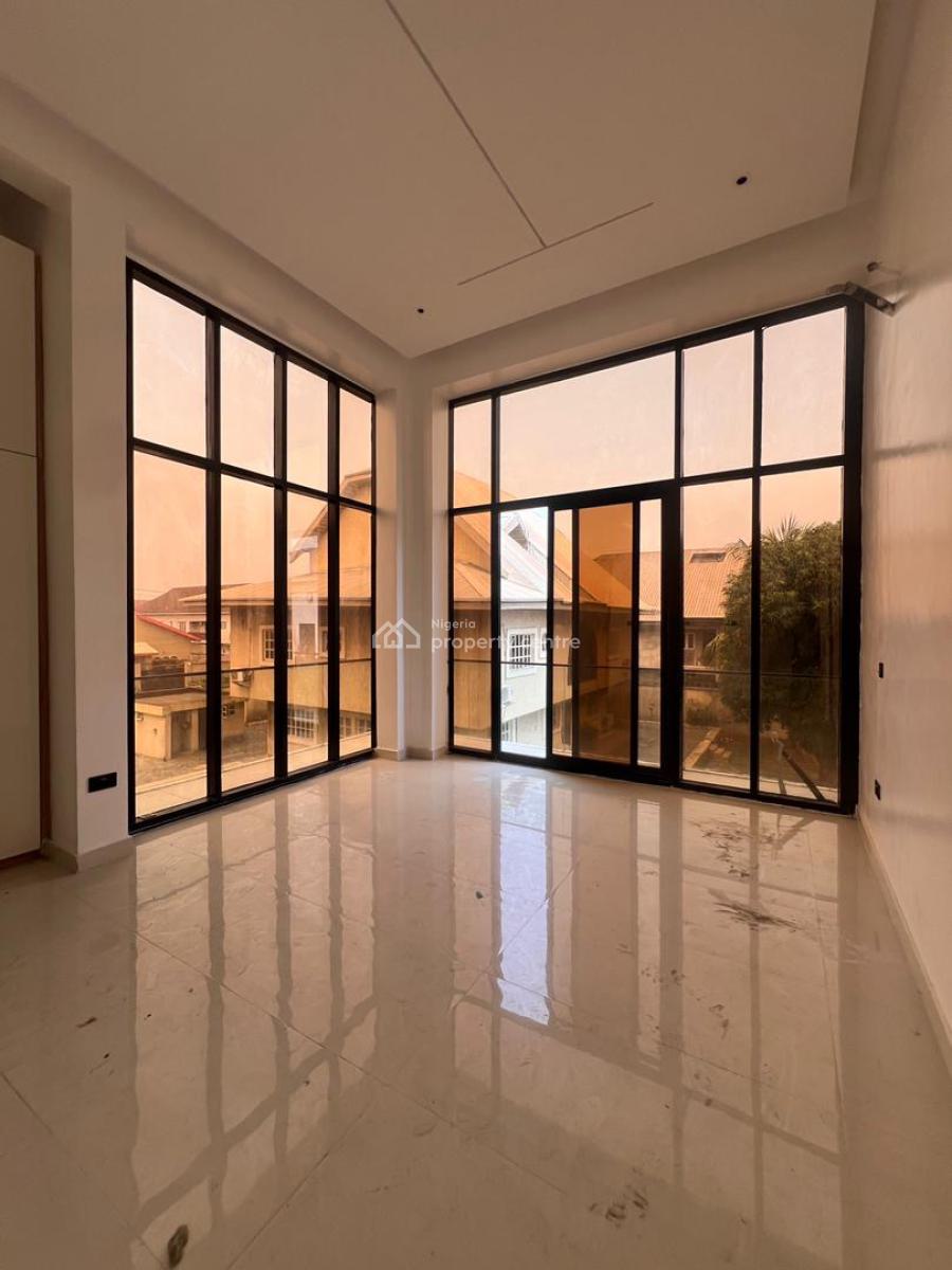 Luxury 3 Bedroom Apartment + Swimming Pool, Lekki Phase 1, Lekki, Lagos, Flat / Apartment for Sale