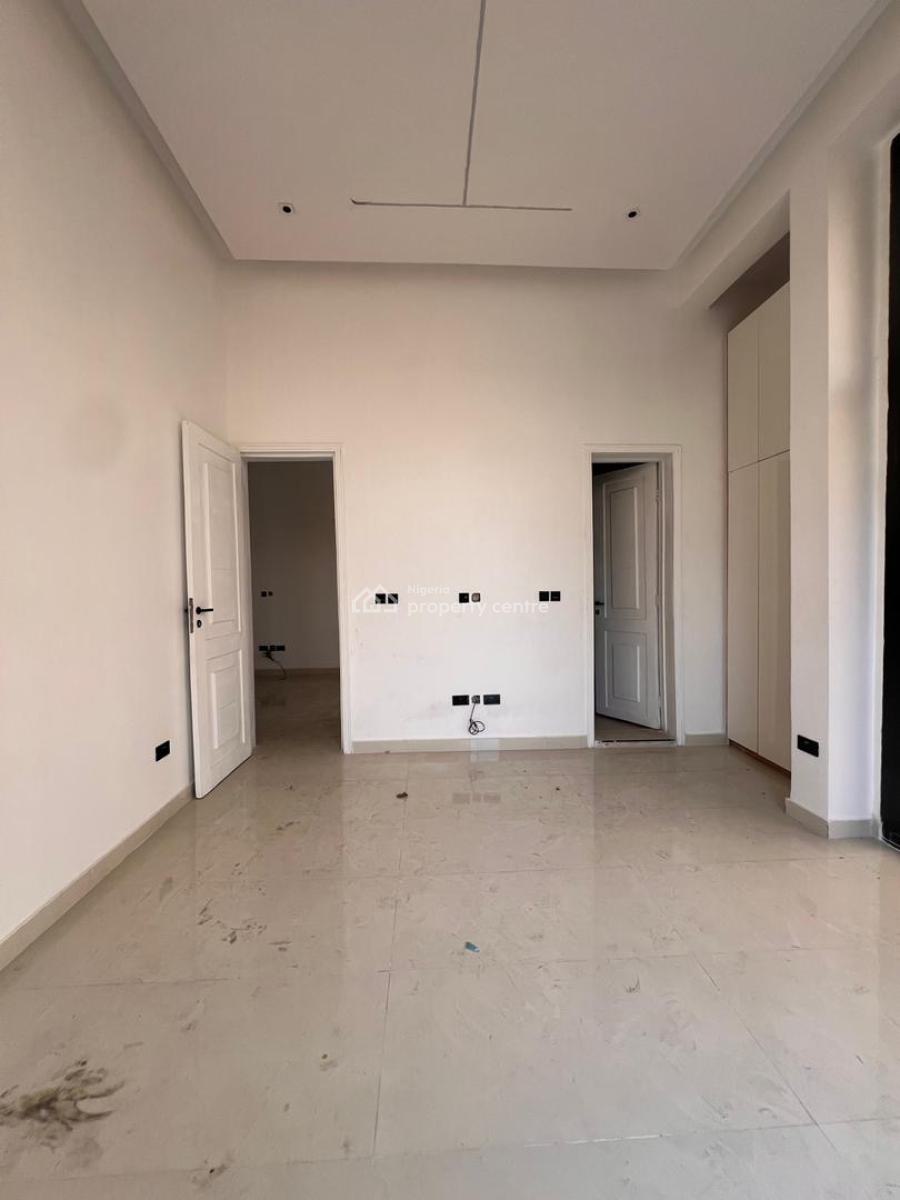 Luxury 3 Bedroom Apartment + Swimming Pool, Lekki Phase 1, Lekki, Lagos, Flat / Apartment for Sale