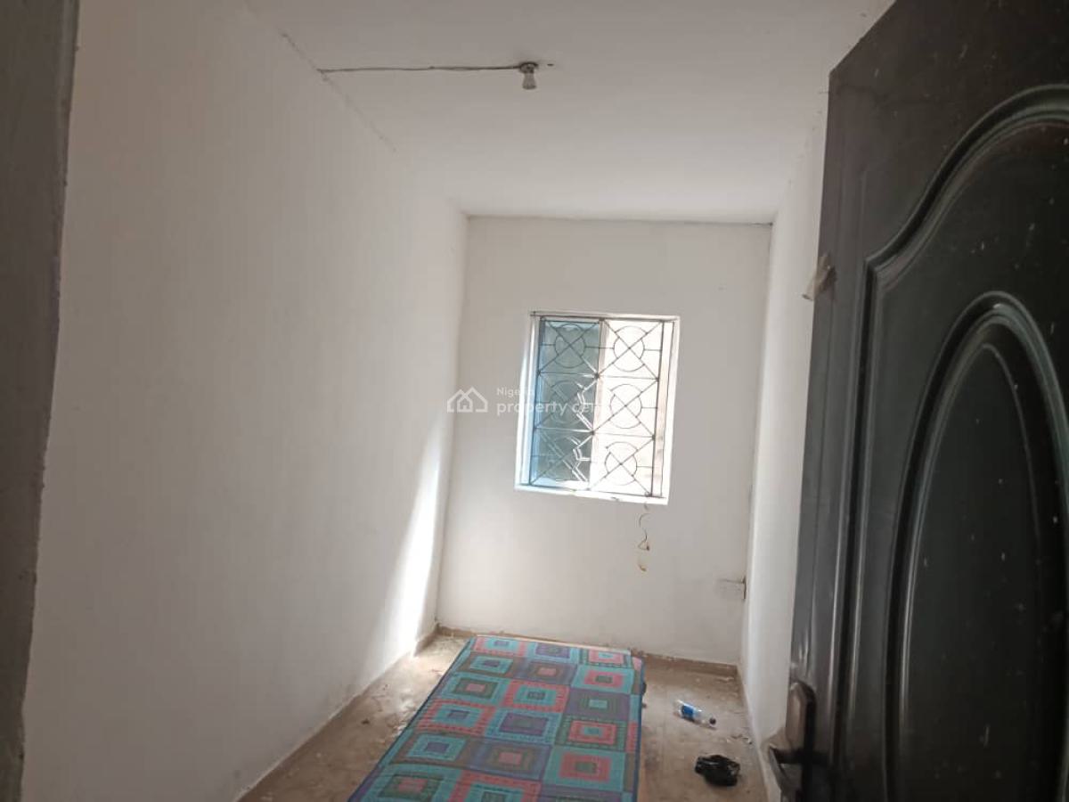 2 Newly Renovated 3 Bedroom Flats in a Serene Location, 7, Nubi Close, Apapa- Road, Ebute Metta West, Yaba, Lagos, Self Contain (single Rooms) for Rent