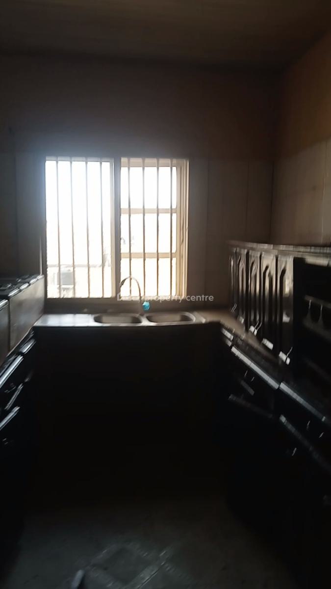 Spacious 4 Bedroom Apartment  (ensuite), Abule Egba, Abule Egba, Agege, Lagos, Flat / Apartment for Rent