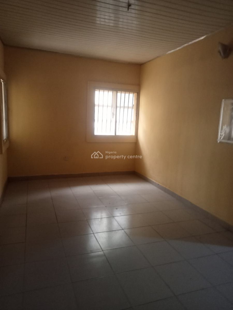 Spacious 4 Bedroom Apartment  (ensuite), Abule Egba, Abule Egba, Agege, Lagos, Flat / Apartment for Rent