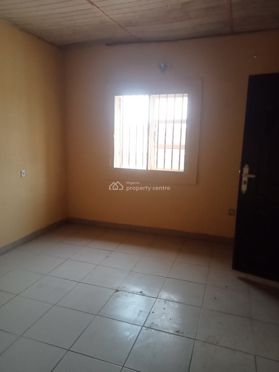 Spacious 4 Bedroom Apartment  (ensuite), Abule Egba, Abule Egba, Agege, Lagos, Flat / Apartment for Rent