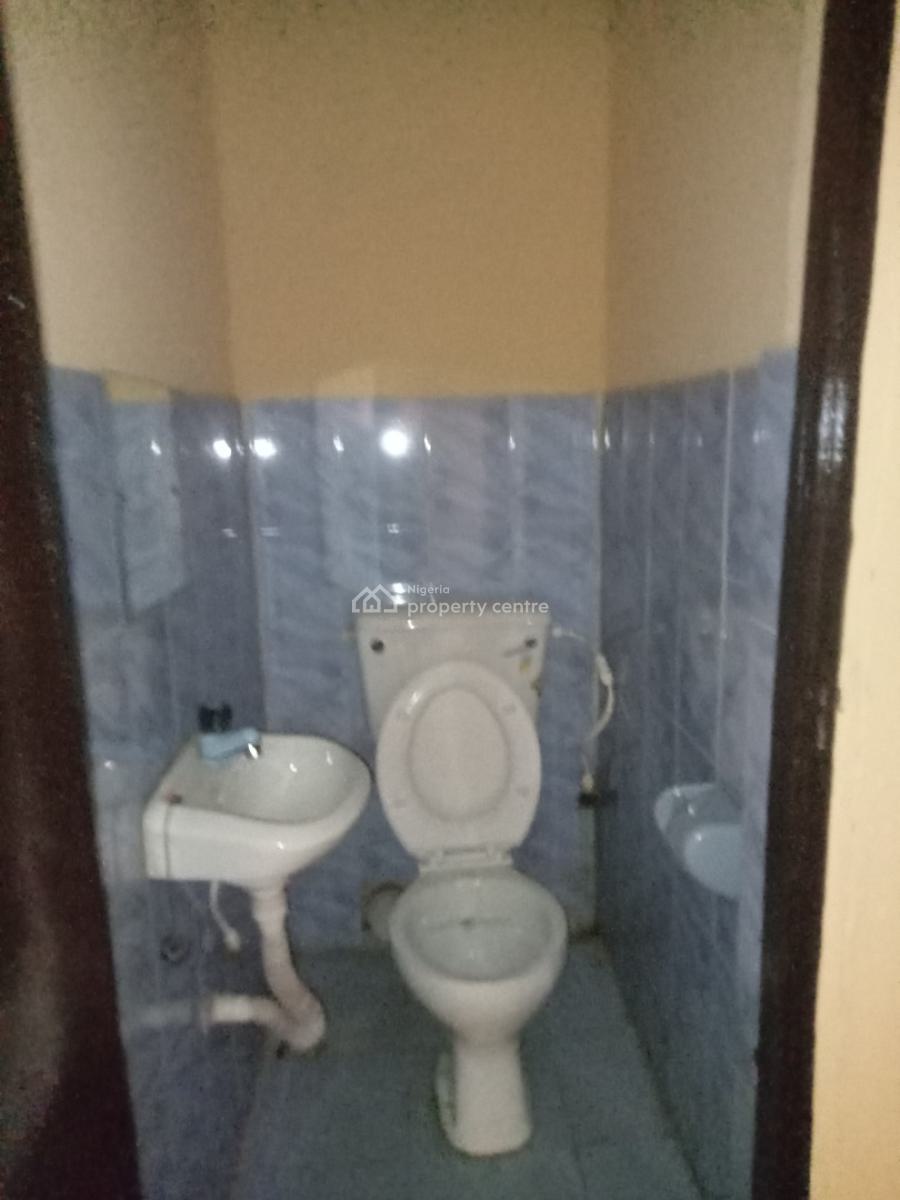 Spacious 4 Bedroom Apartment  (ensuite), Abule Egba, Abule Egba, Agege, Lagos, Flat / Apartment for Rent