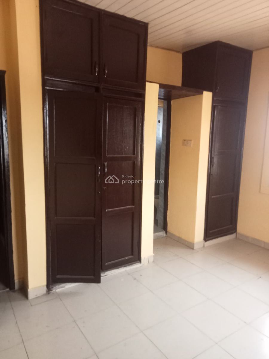 Spacious 4 Bedroom Apartment  (ensuite), Abule Egba, Abule Egba, Agege, Lagos, Flat / Apartment for Rent