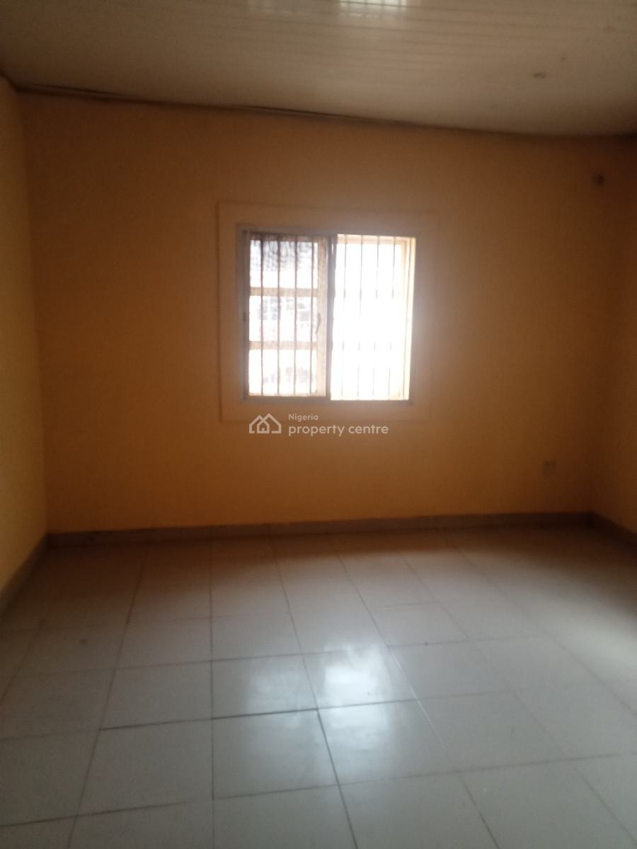 Spacious 4 Bedroom Apartment  (ensuite), Abule Egba, Abule Egba, Agege, Lagos, Flat / Apartment for Rent