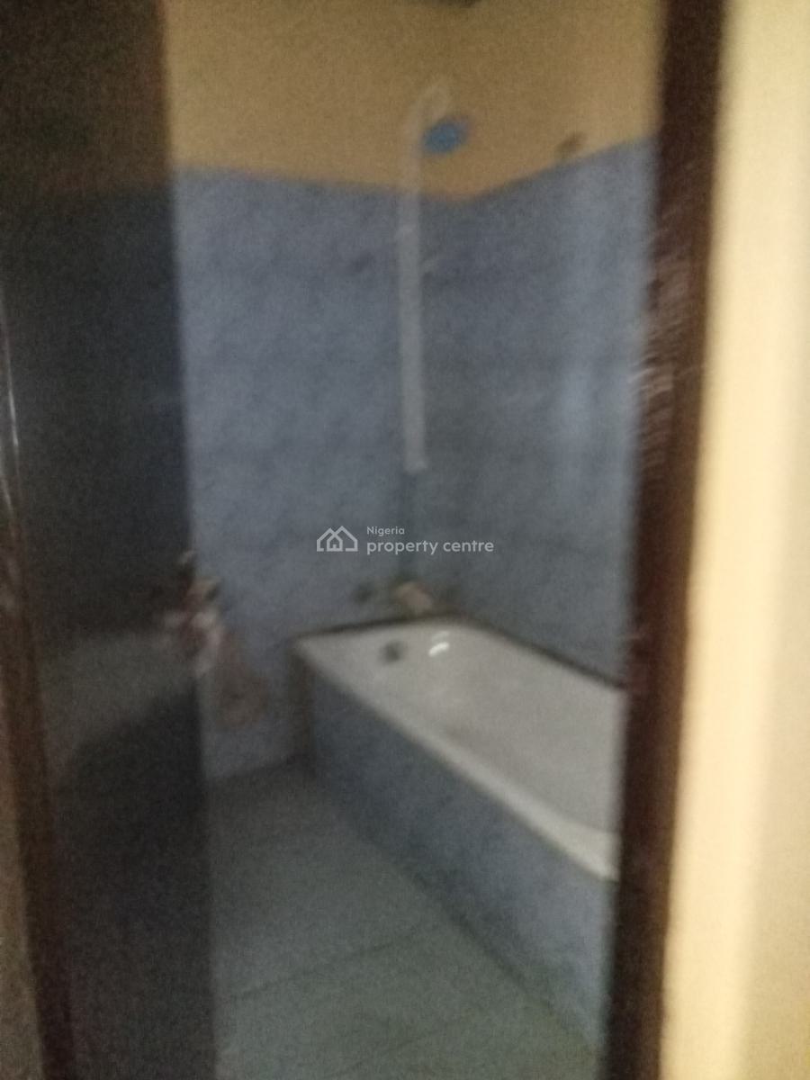 Spacious 4 Bedroom Apartment  (ensuite), Abule Egba, Abule Egba, Agege, Lagos, Flat / Apartment for Rent