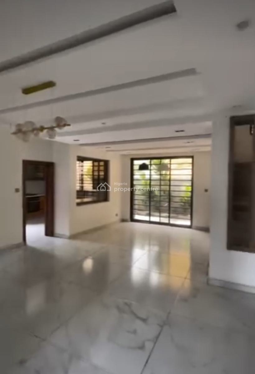 Self-serviced and Self-compound 4 Bedroom En-suite Semi-detached Duple, Lekki Phase 1, Lekki, Lagos, Semi-detached Duplex for Rent