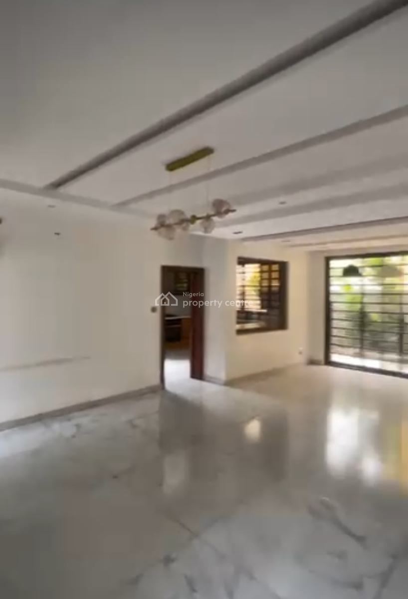 Self-serviced and Self-compound 4 Bedroom En-suite Semi-detached Duple, Lekki Phase 1, Lekki, Lagos, Semi-detached Duplex for Rent