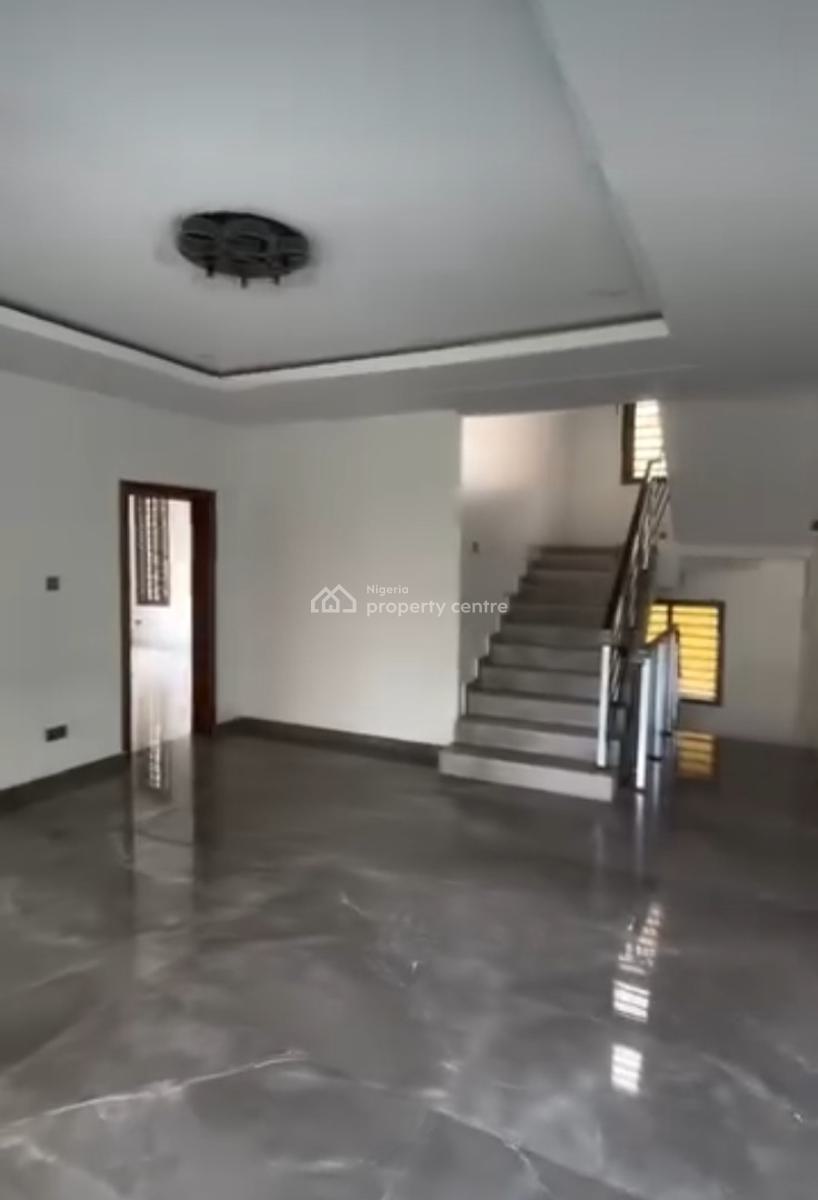 Self-serviced and Self-compound 4 Bedroom En-suite Semi-detached Duple, Lekki Phase 1, Lekki, Lagos, Semi-detached Duplex for Rent