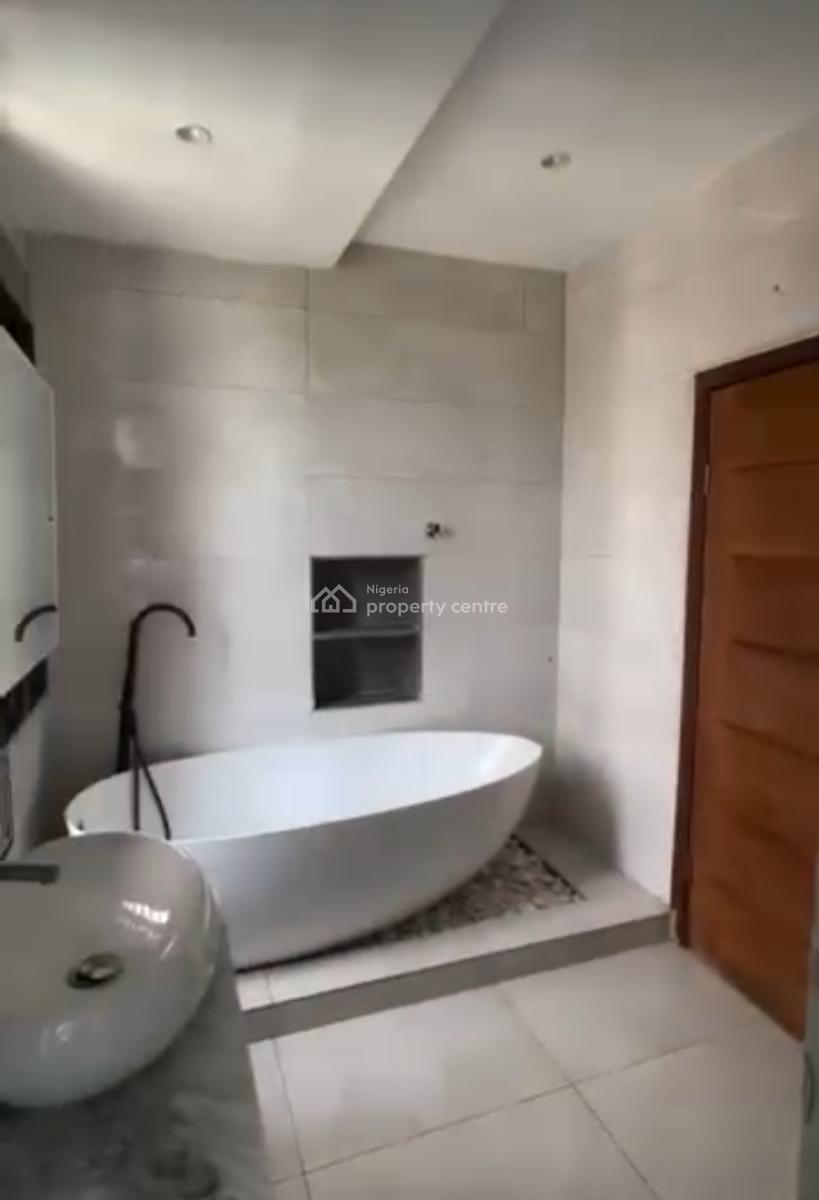 Self-serviced and Self-compound 4 Bedroom En-suite Semi-detached Duple, Lekki Phase 1, Lekki, Lagos, Semi-detached Duplex for Rent