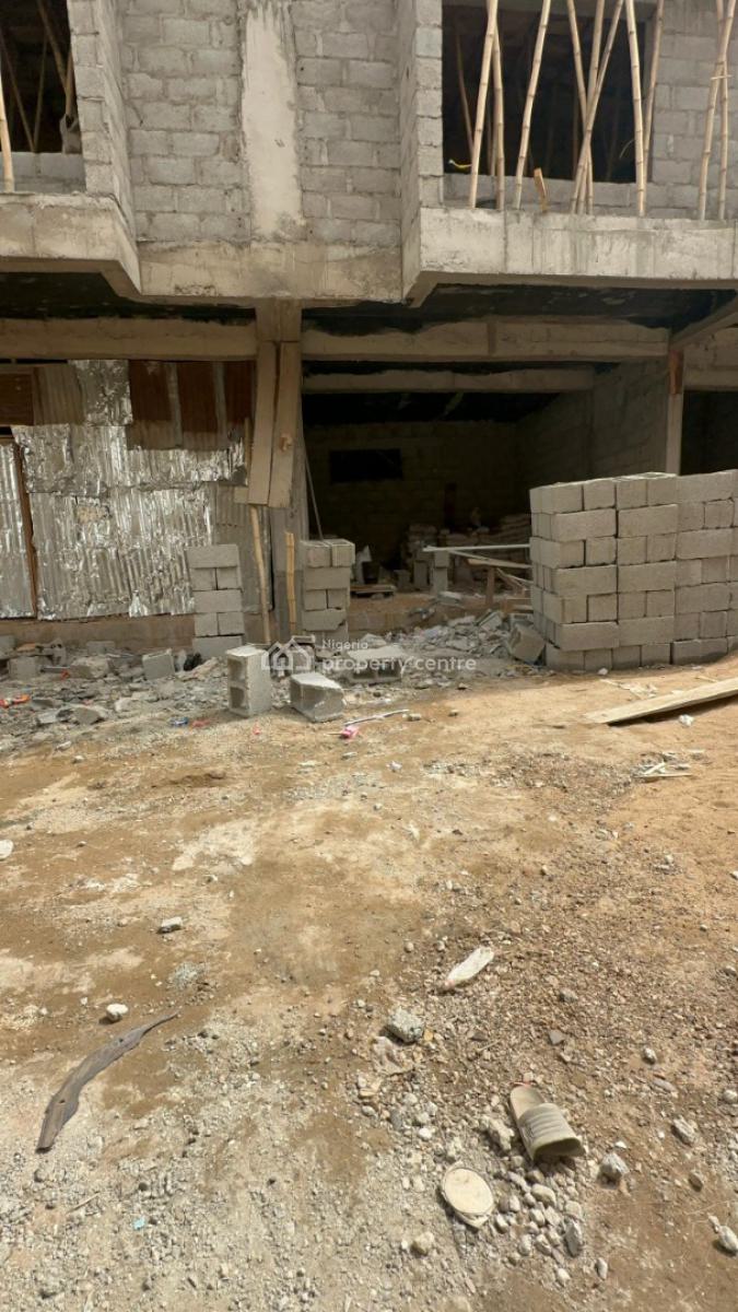 5bedroom Semi-detached with Bq, Gwarinpa, Abuja, Semi-detached Duplex for Sale