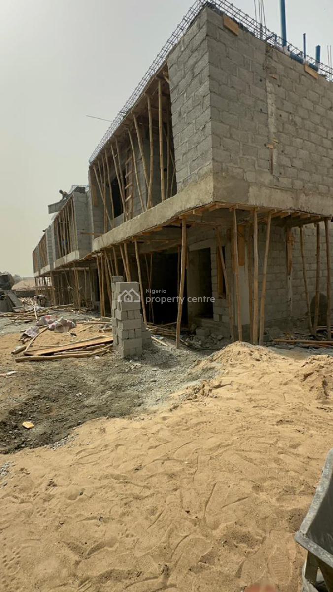 5bedroom Semi-detached with Bq, Gwarinpa, Abuja, Semi-detached Duplex for Sale
