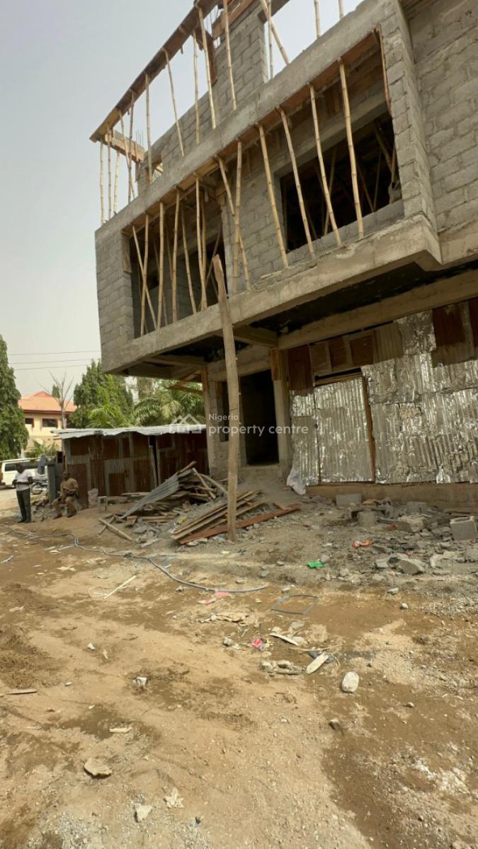 5bedroom Semi-detached with Bq, Gwarinpa, Abuja, Semi-detached Duplex for Sale