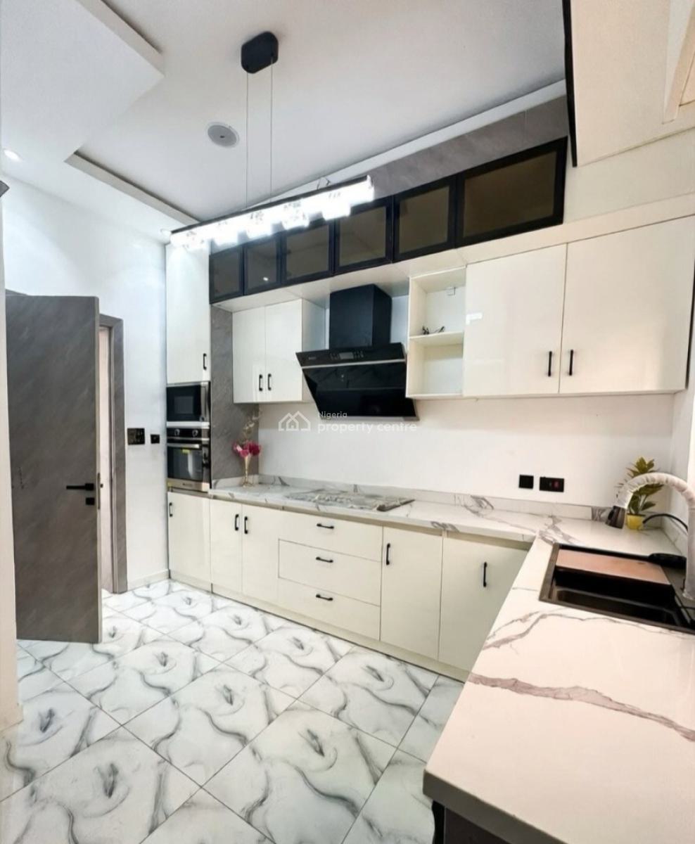 Tastefully Finished and Self-compound and Self-serviced 4 Bedroom En-s, Lekki Phase 1, Lekki, Lagos, Terraced Duplex for Sale