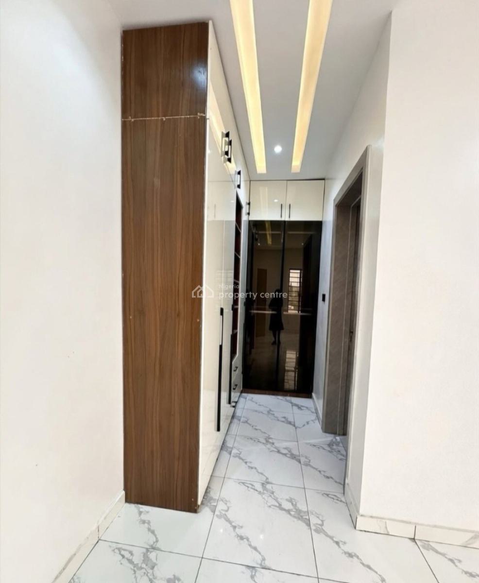 Tastefully Finished and Self-compound and Self-serviced 4 Bedroom En-s, Lekki Phase 1, Lekki, Lagos, Terraced Duplex for Sale