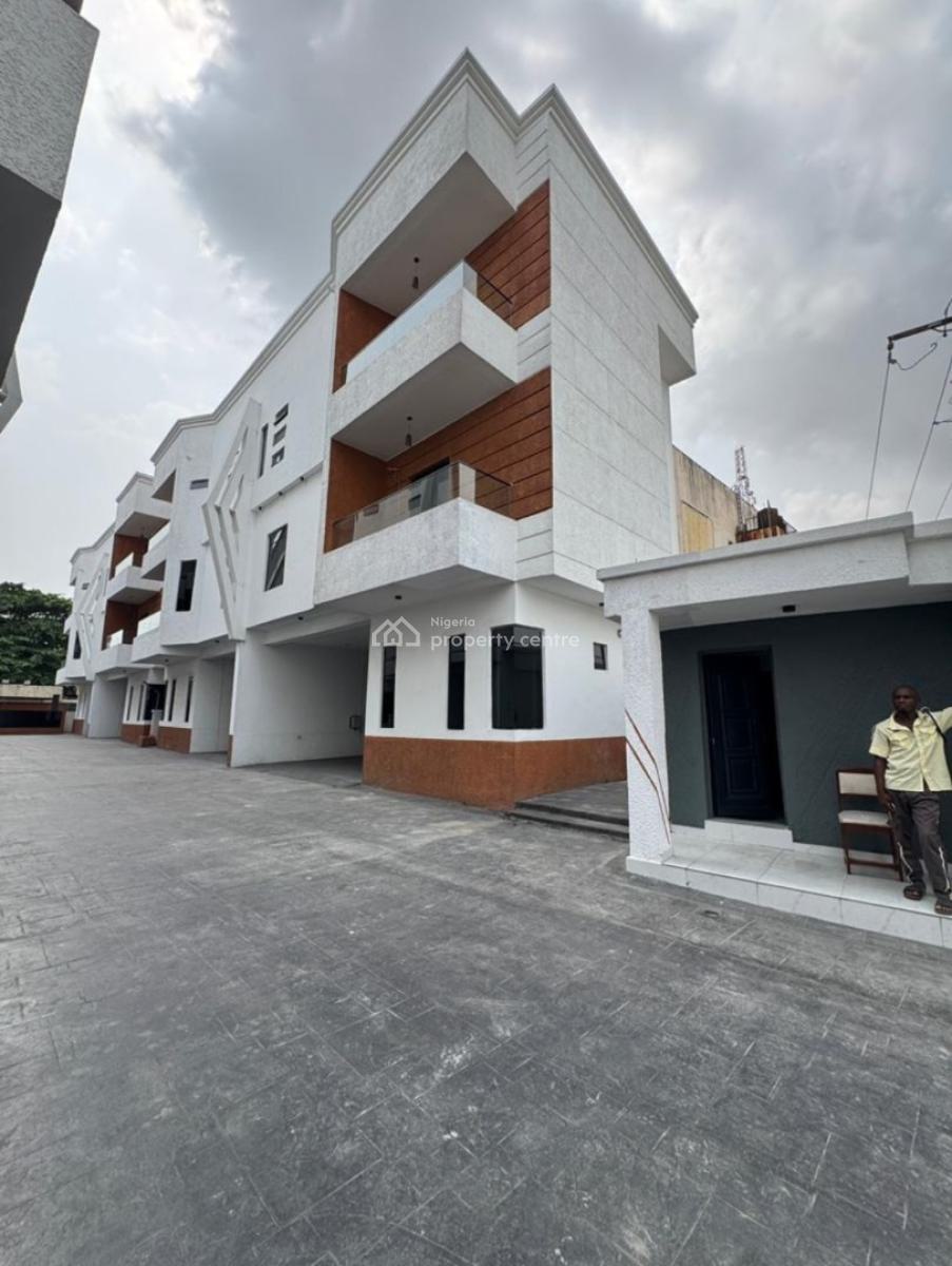 Newly Built and Serviced 4 Bedroom En-suite Townhouse with an Enclosed, Before Chevron Drive 2nd Toll Gate, Osapa, Lekki, Lagos, Terraced Duplex for Rent