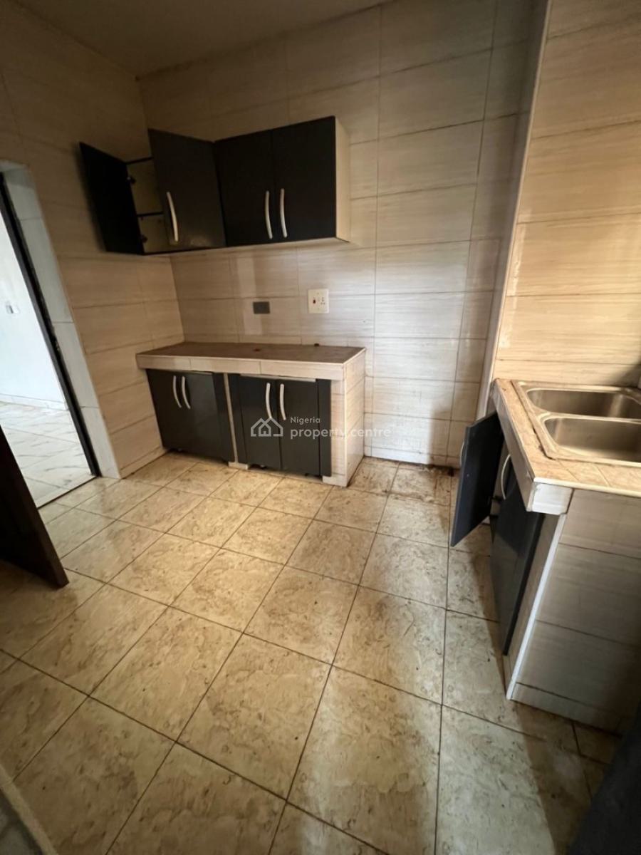 Standard 3 Bedroom with Balcony, Inside a Well Secured Estate in Apo Primary, Apo, Abuja, Flat / Apartment for Rent