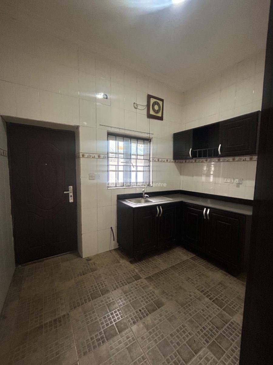 Well Maintained, Tastefully Finished Two Bedroom Apartment, Lekki Phase 1, Lekki, Lagos, Flat / Apartment for Rent