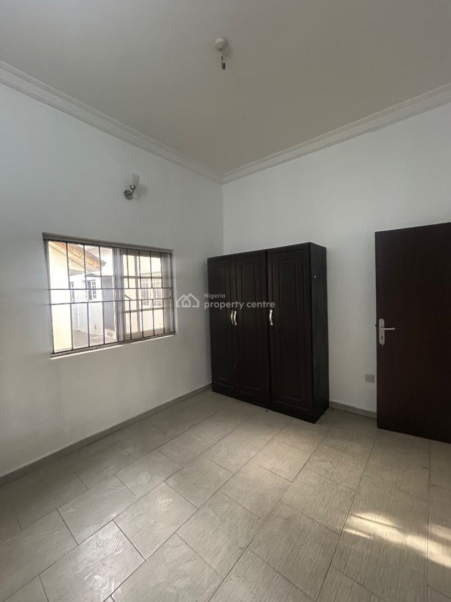 Well Maintained, Tastefully Finished Two Bedroom Apartment, Lekki Phase 1, Lekki, Lagos, Flat / Apartment for Rent