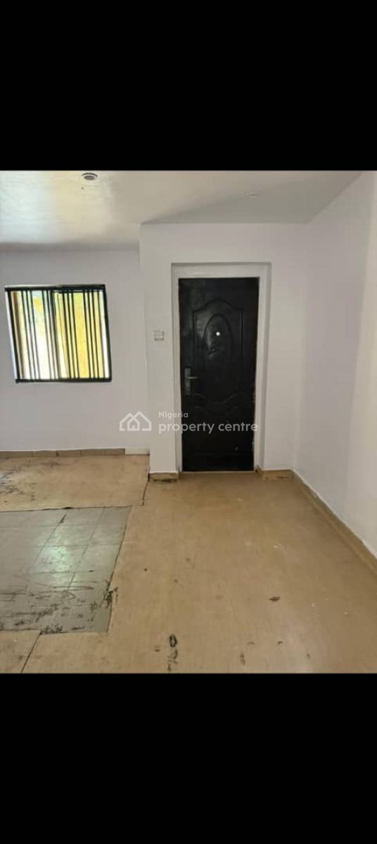 Self Contain, Off Admiralty Way, Lekki Phase 1, Lekki, Lagos, Self Contain (single Rooms) for Rent