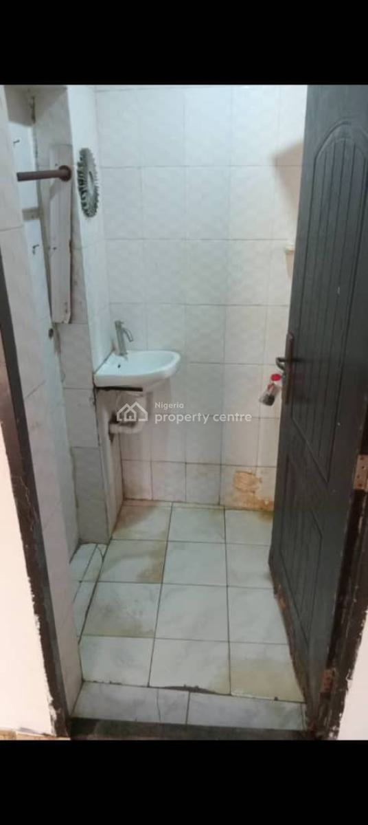 Self Contain, Off Admiralty Way, Lekki Phase 1, Lekki, Lagos, Self Contain (single Rooms) for Rent