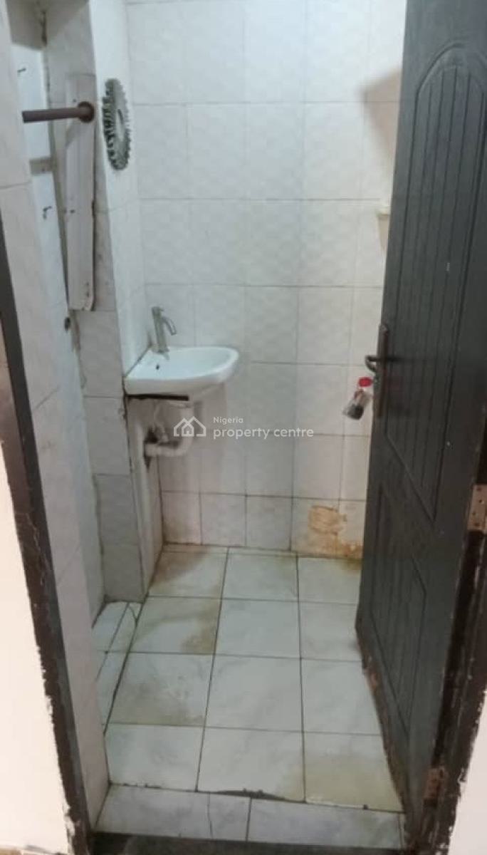 Self Contain, Off Admiralty Way, Lekki Phase 1, Lekki, Lagos, Self Contain (single Rooms) for Rent