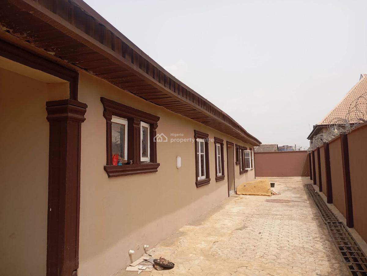 a Luxury 4 Bedroom with Mini Flat, Erunwen, Ikorodu, Lagos, House for Sale