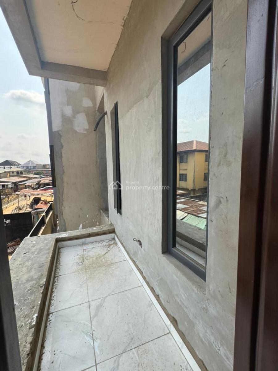 Excellently Built 2 Bedroom Apartment, Gbagada, Lagos, Flat / Apartment for Sale