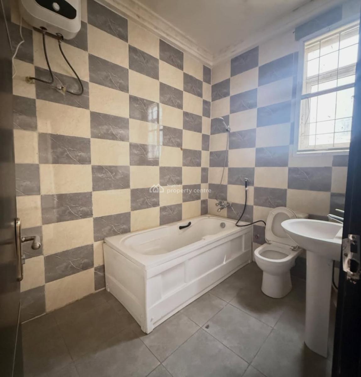 3 Bedrooms Penthouse with a Bq, 3rd Avenue, Gwarinpa, Abuja, House for Rent