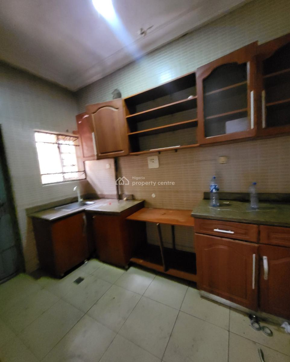 Luxurious Massive 2bedroom Flat, By Old Secteriate, Garki, Abuja, Flat / Apartment for Rent