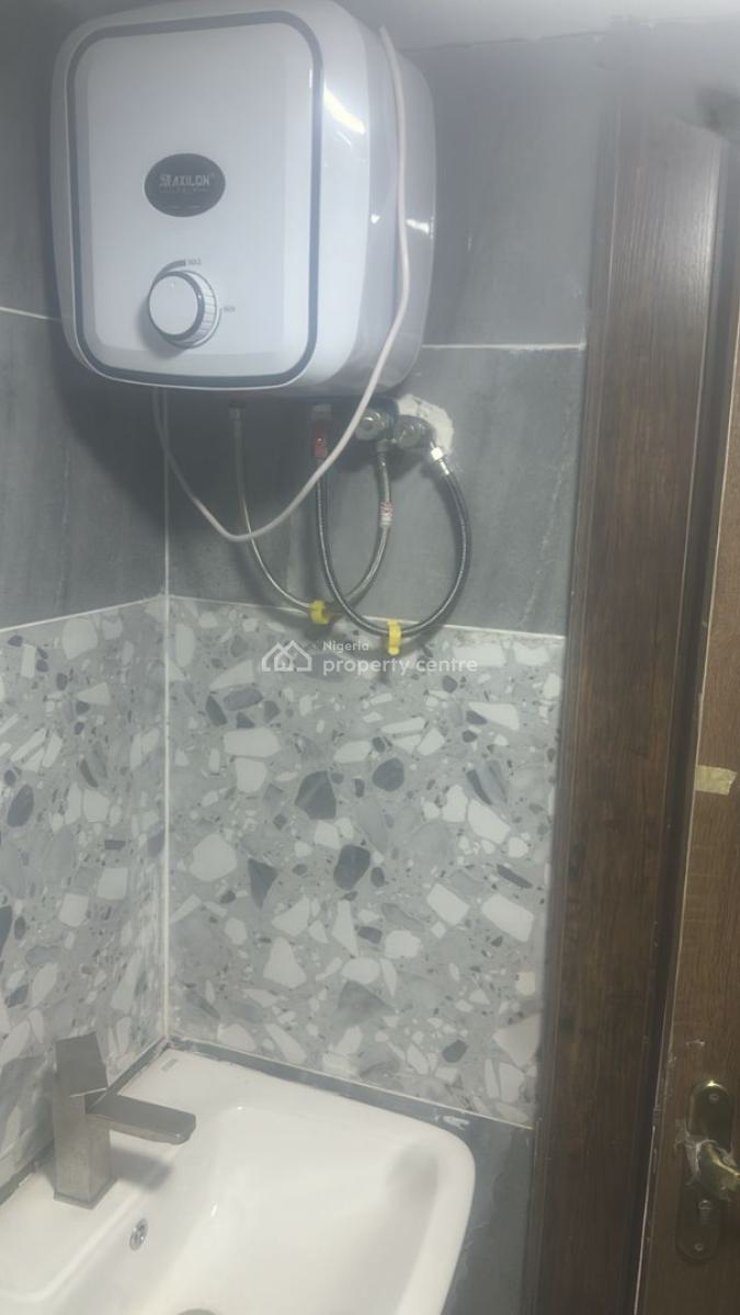 Clean 3 Bedroom Apartment and Boys Quarter, Asokoro District, Abuja, Flat / Apartment for Rent