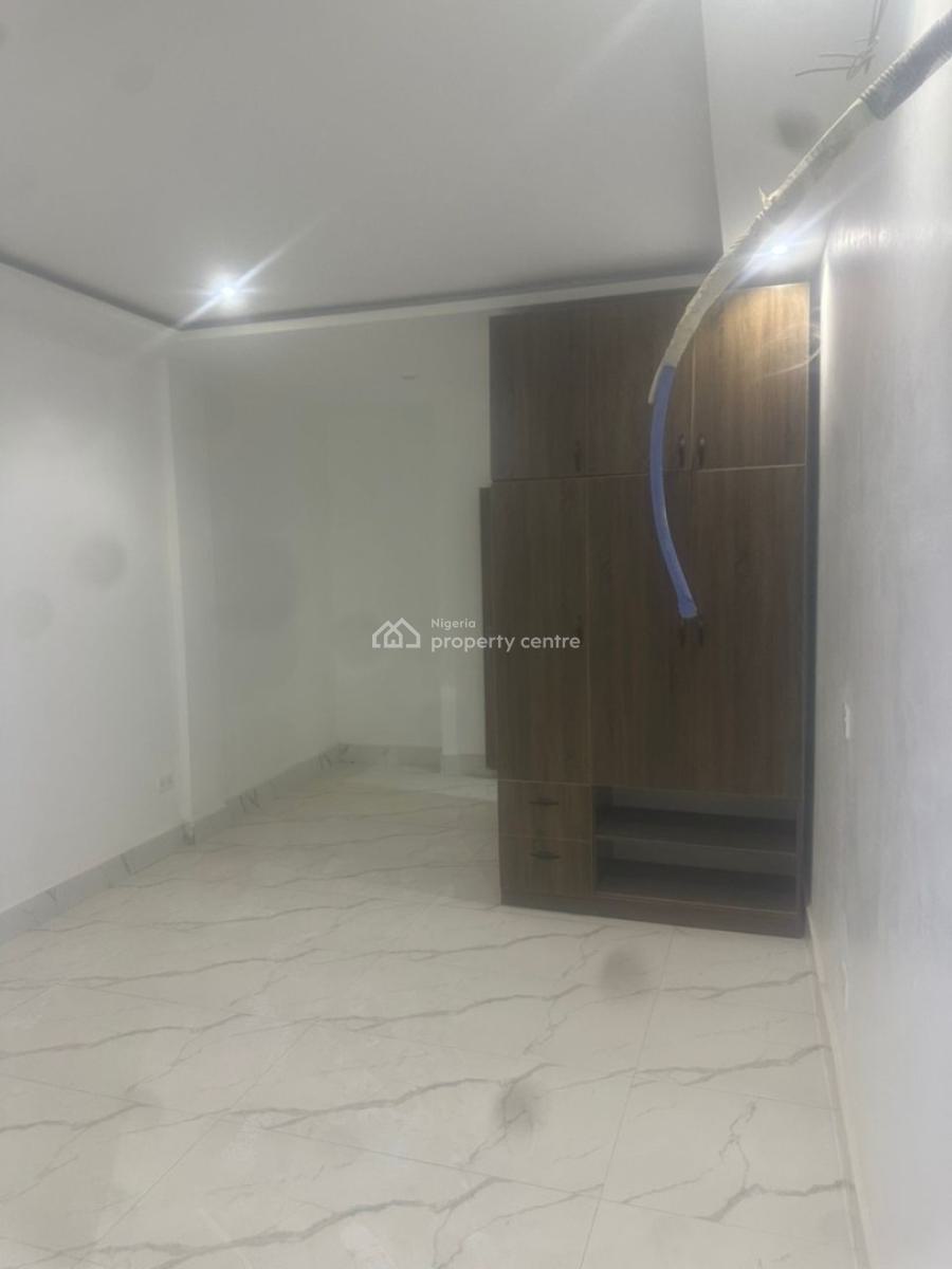 Clean 3 Bedroom Apartment and Boys Quarter, Asokoro District, Abuja, Flat / Apartment for Rent