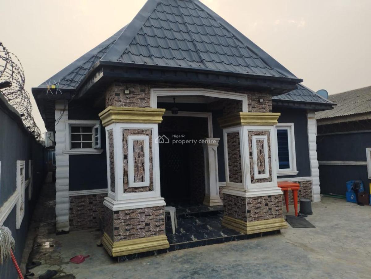 an Executive 4-bedroom Bungalow with a Big Shop in Abaranje/ikotun Lag, Abaranje, Ikotun, Lagos, Detached Bungalow for Sale