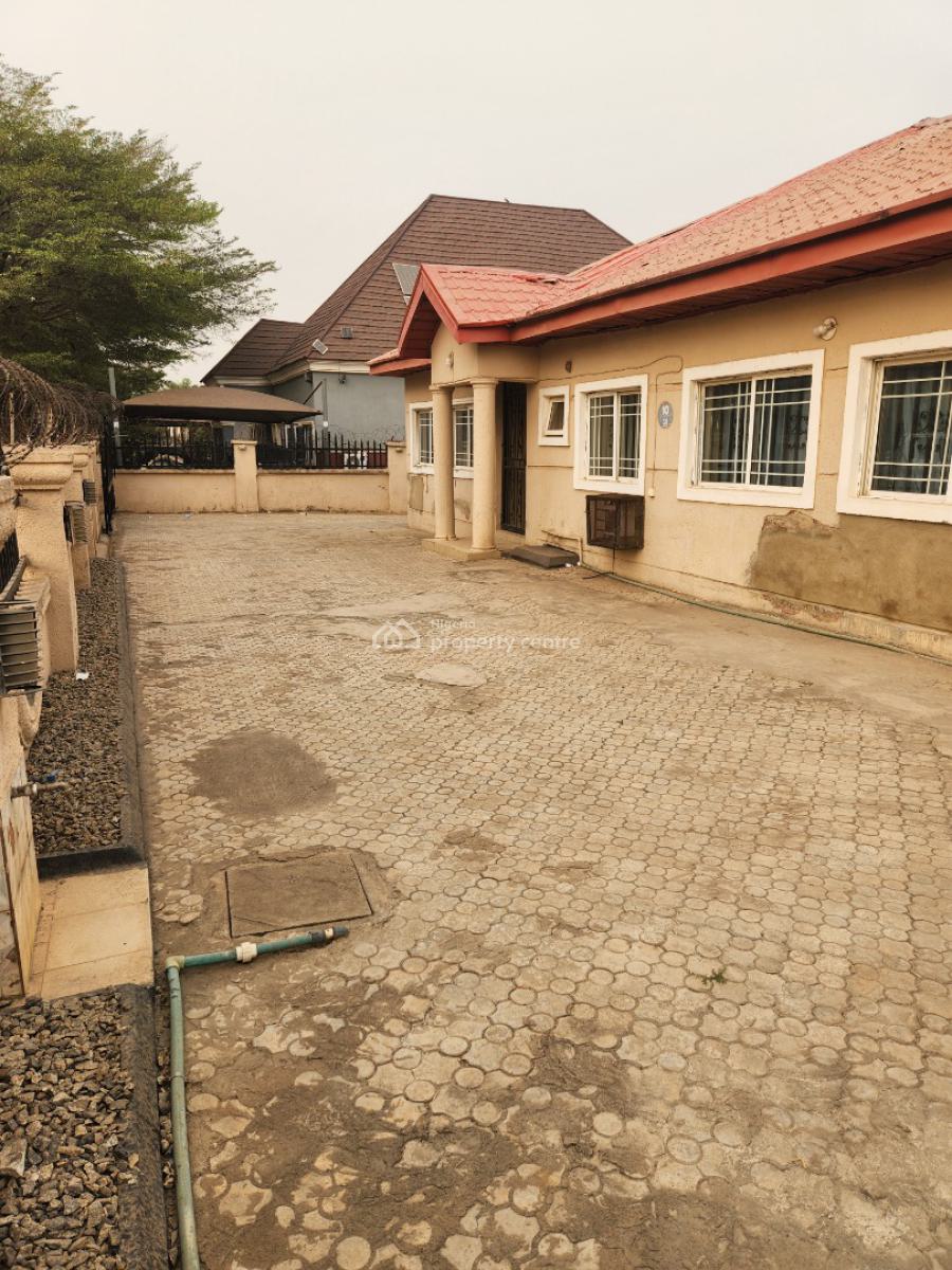 Large 3 Bedrooms with 2 Bedrooms Mini Flat Bq and Study, Mbora (nbora), Abuja, House for Sale