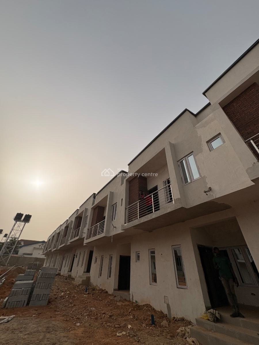 Exquisitely Built 3-bedrooms Duplex, Von Axis, Lugbe District, Abuja, Terraced Duplex for Sale