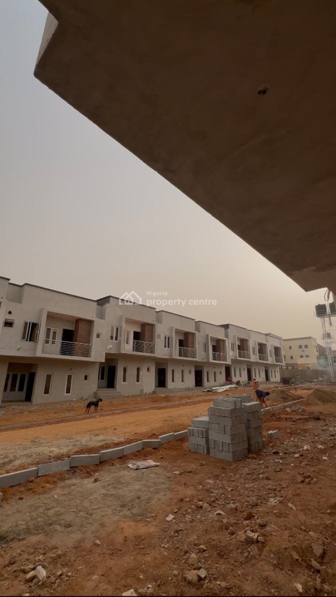 Exquisitely Built 3-bedrooms Duplex, Von Axis, Lugbe District, Abuja, Terraced Duplex for Sale