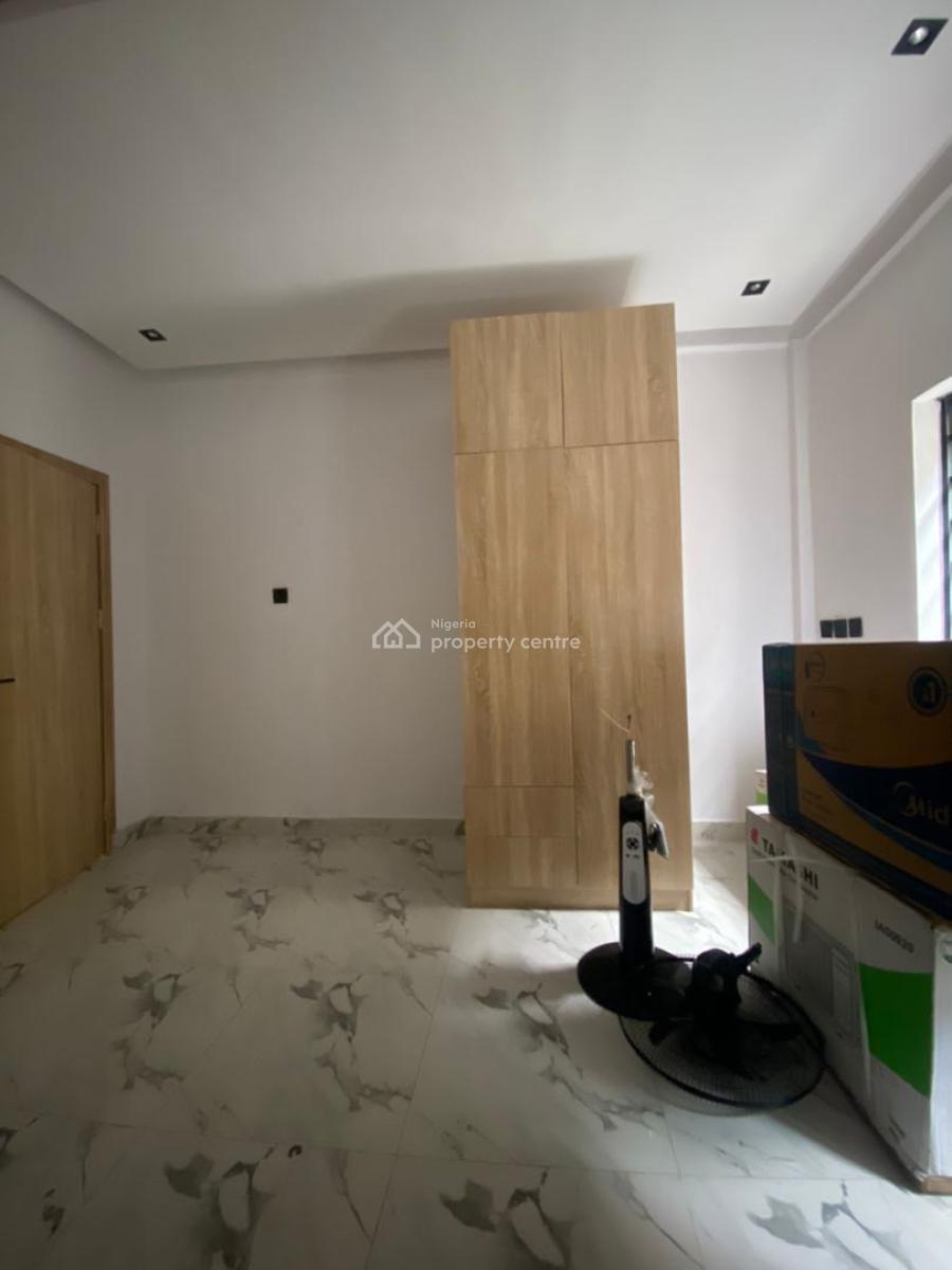 Unfurnished 3-bedroom Apartment (ground Floor), Akoka, Yaba, Lagos, Flat / Apartment for Rent
