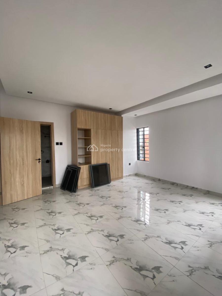 Unfurnished 3-bedroom Apartment (ground Floor), Akoka, Yaba, Lagos, Flat / Apartment for Rent