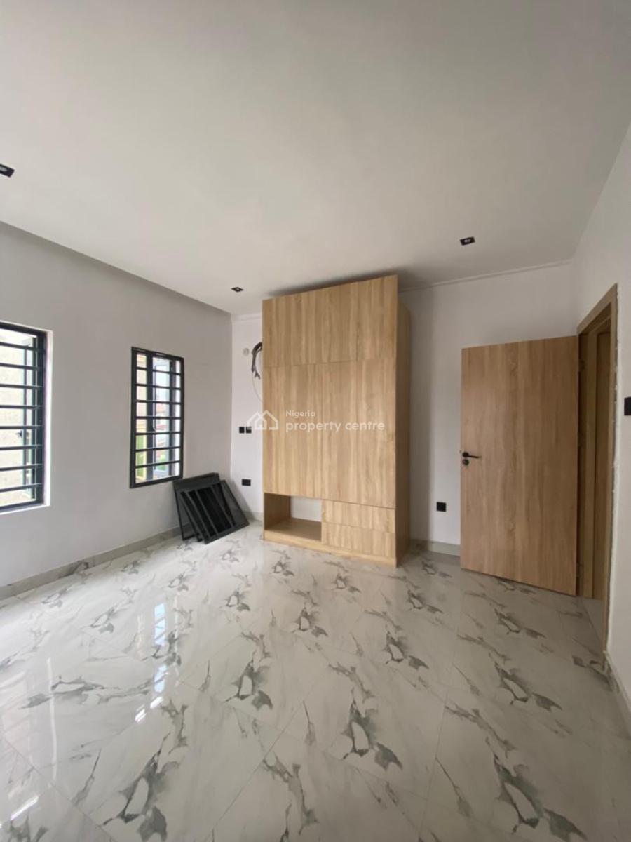 Unfurnished 3-bedroom Apartment (ground Floor), Akoka, Yaba, Lagos, Flat / Apartment for Rent