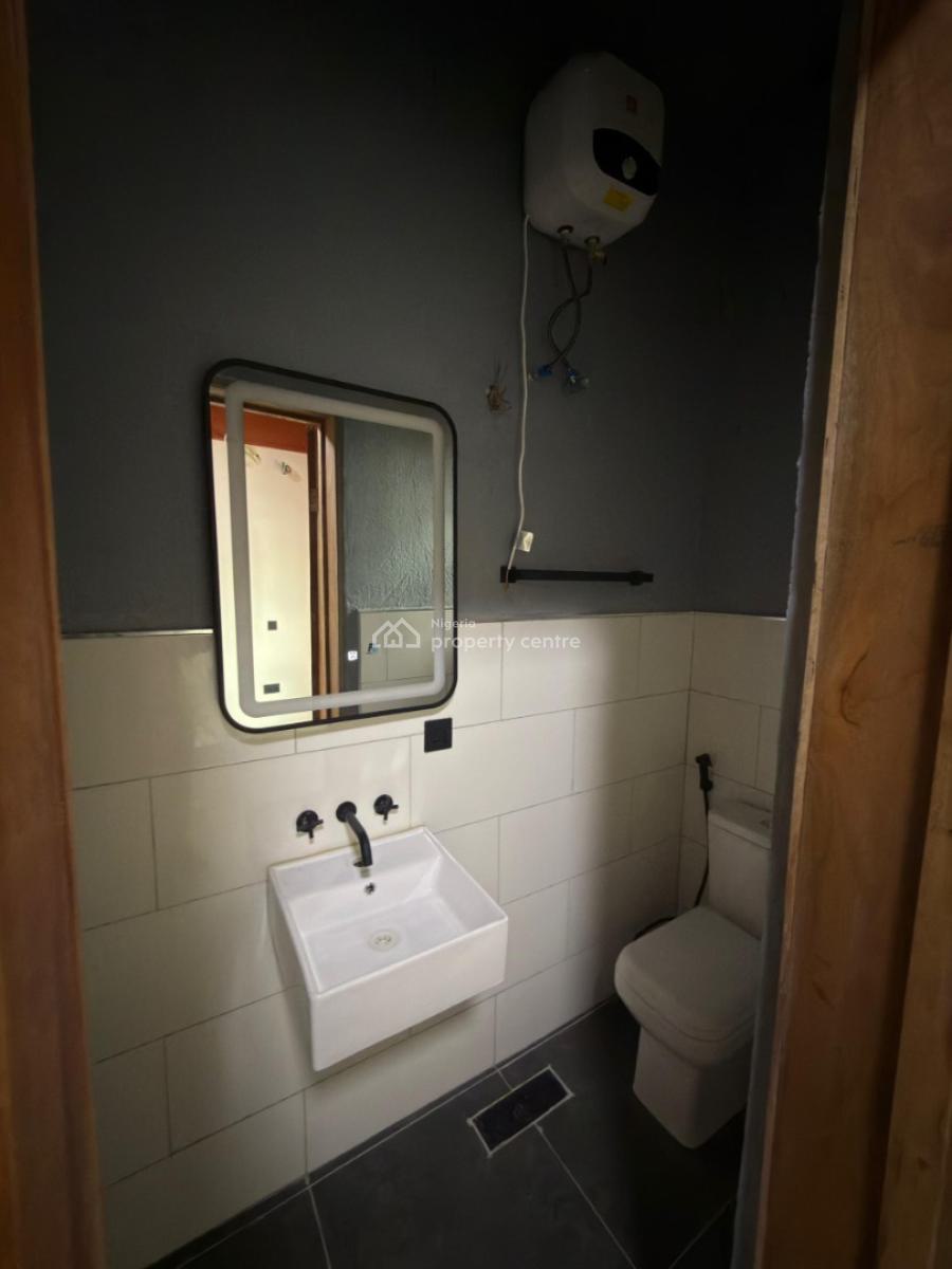 Aesthetically Pleasing 3 Bedroom Apartment Within a Serene Environment, Lekki Phase 1, Lekki, Lagos, Flat / Apartment for Sale