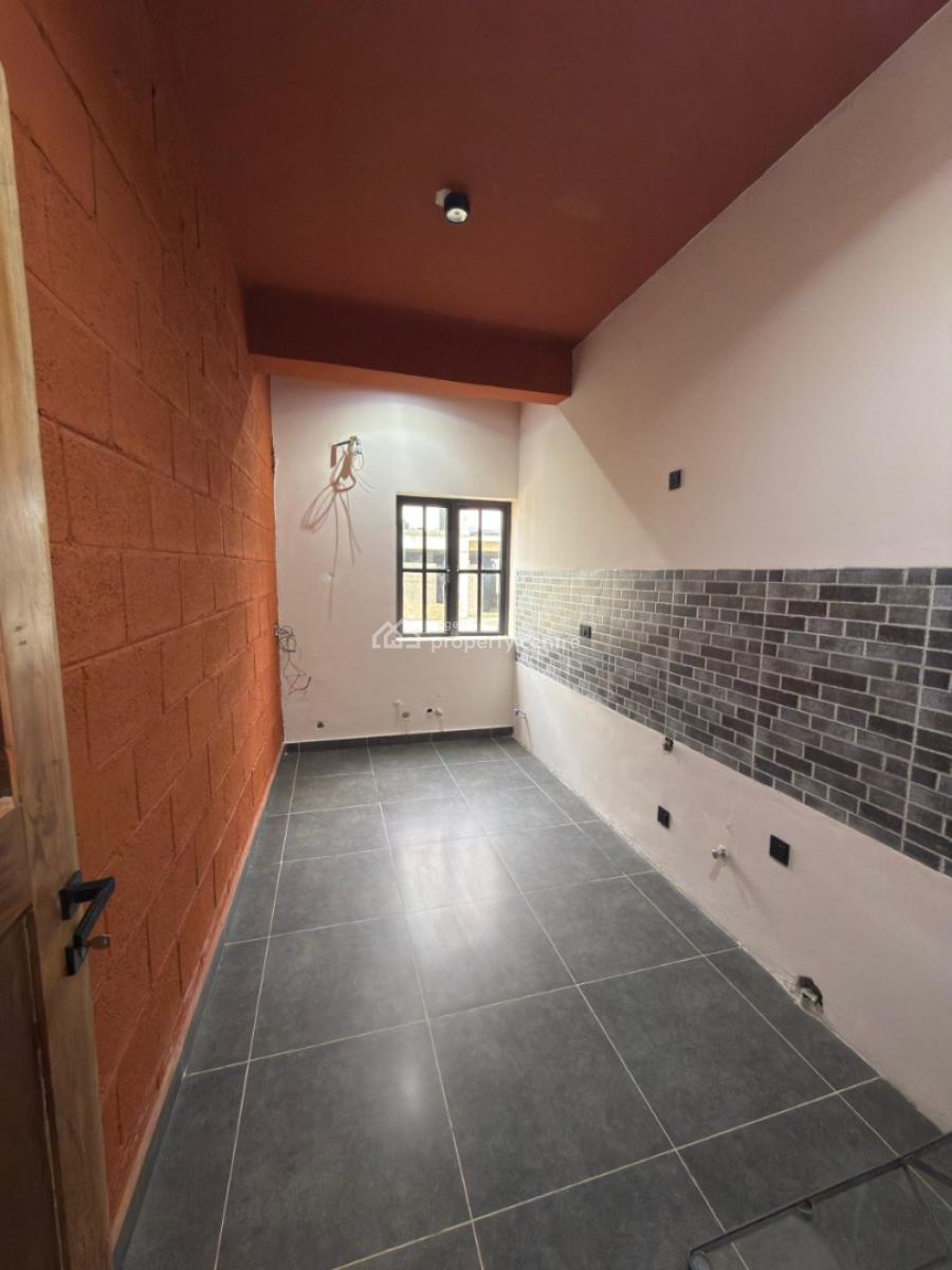 Aesthetically Pleasing 3 Bedroom Apartment Within a Serene Environment, Lekki Phase 1, Lekki, Lagos, Flat / Apartment for Sale