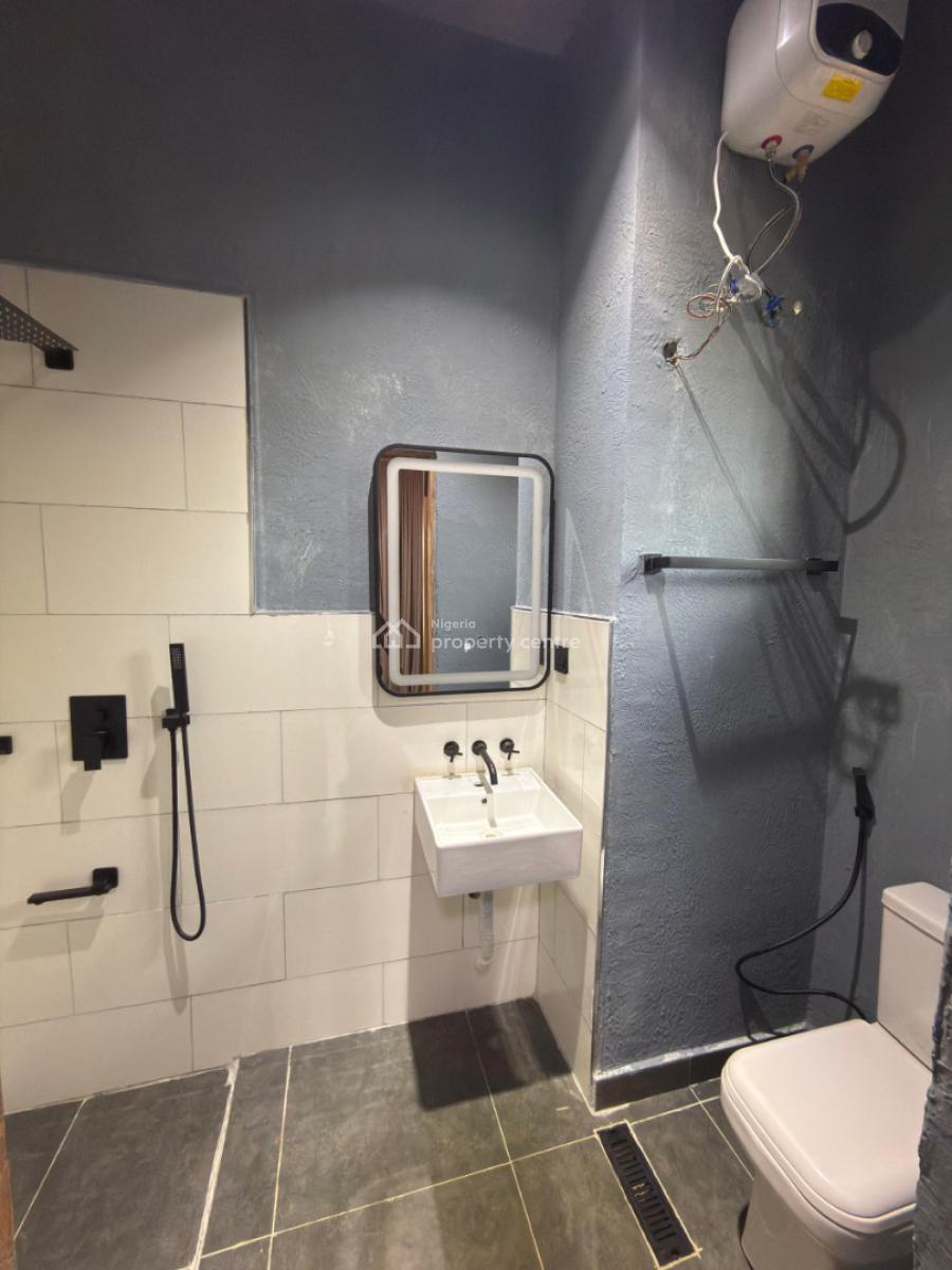 Aesthetically Pleasing 3 Bedroom Apartment Within a Serene Environment, Lekki Phase 1, Lekki, Lagos, Flat / Apartment for Sale