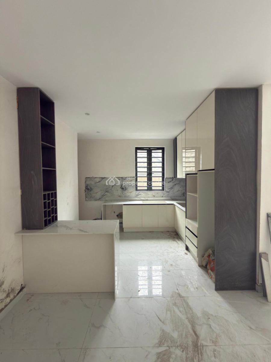 Gorgeous 3 Bedroom Apartment with a Well Detailed Finishing, Lekki Phase 1, Lekki, Lagos, Flat / Apartment for Sale