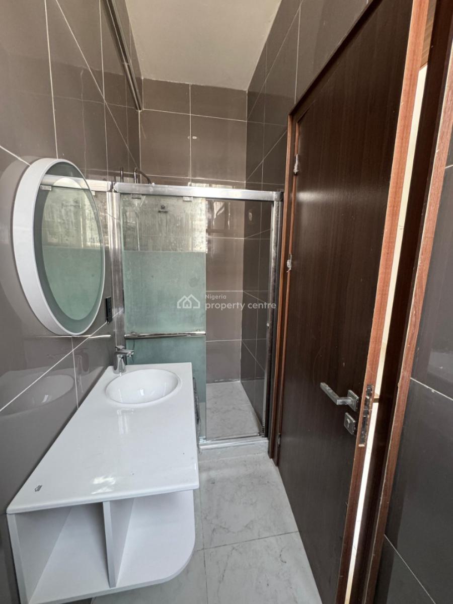 Excellent 2 Bedroom Apartment Within a Secured Estate with a Pool, Gym, Lekki Phase 1, Lekki, Lagos, Flat / Apartment for Sale