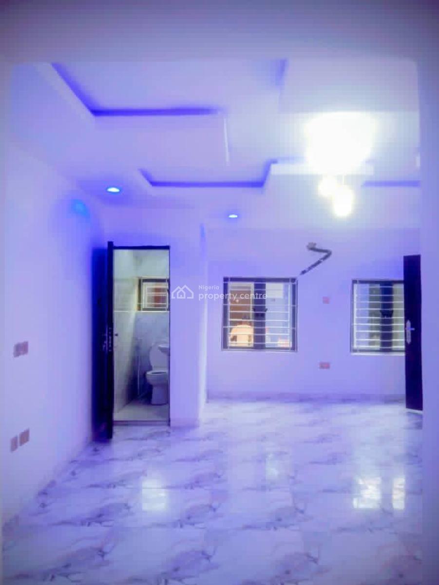 a Decent and Spacious 2 Bedrooms Flat, Anthony, Maryland, Lagos, Flat / Apartment for Rent
